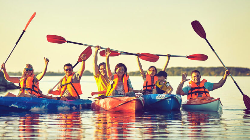 10 dalykų, kurių NIEKADA nedarykite plaukdami baidarėmis