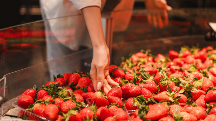 Šiemet braškių kainos Lietuvoje šokiruoja – sužinok, kodėl