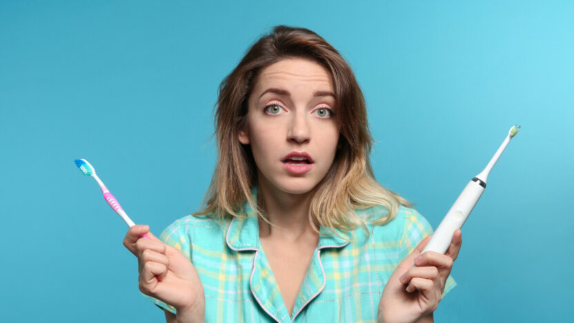 7 priežastys, kodėl niekada negrįšite prie įprasto dantų šepetėli