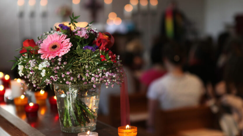 Jis juokėsi net per laidotuves – ar tai drąsa, ar beprotystė?