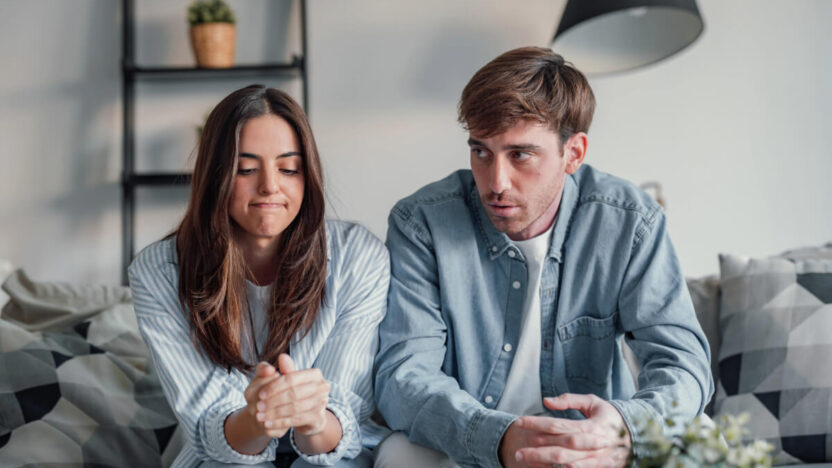 Šie 5 ženklai rodo, kad santykiai baigiasi – bet dauguma to nepastebi