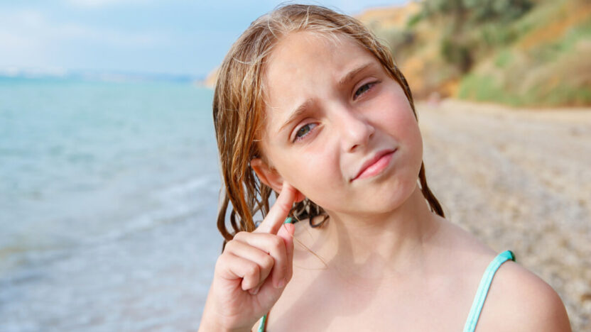 Vandens bėda ausyje? Paprastas triukas gali išgelbėti jūsų ausį nuo vandens