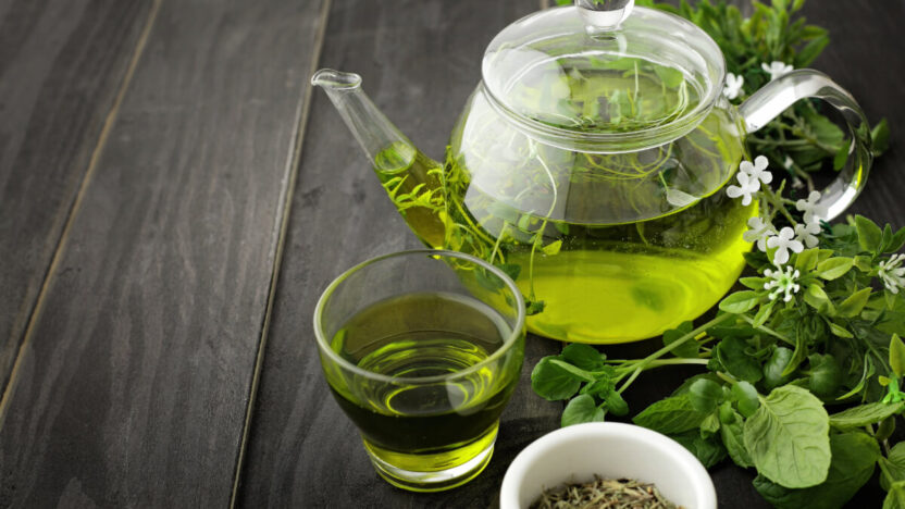 [Kas nutiks tavo organizmui, jei 30 dienų gersi tik žalią arbatą?